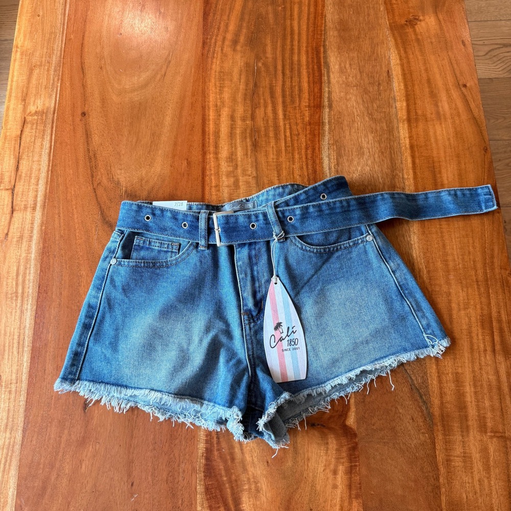 Cali 1850 Women's Blue Belted Denim Short Shorts Size 7 NWT